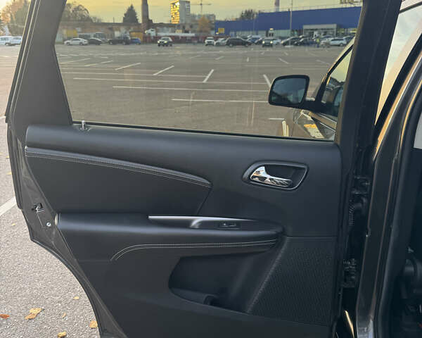 Серый Додж Джорни, объемом двигателя 3.6 л и пробегом 139 тыс. км за 13950 $, фото 58 на Automoto.ua