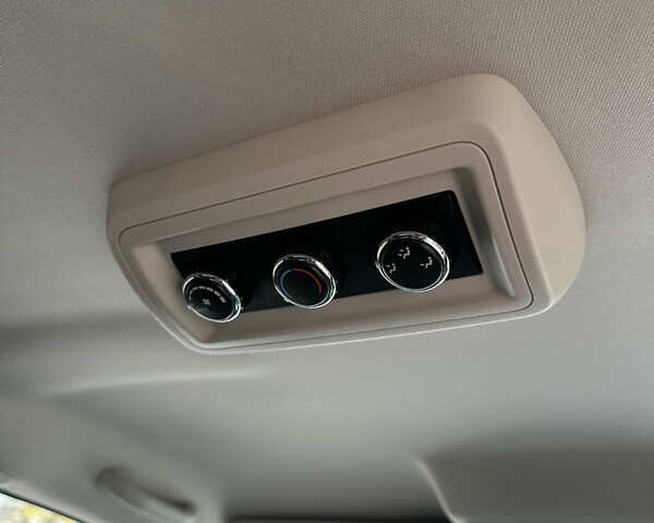 Додж Джорни 2016 в Днепре (Днепропетровске) на Automoto.ua Серый Додж Джорни, объемом двигателя 3.6 л и пробегом 201 тыс. км за 12999 $, фото 42 на Automoto.ua