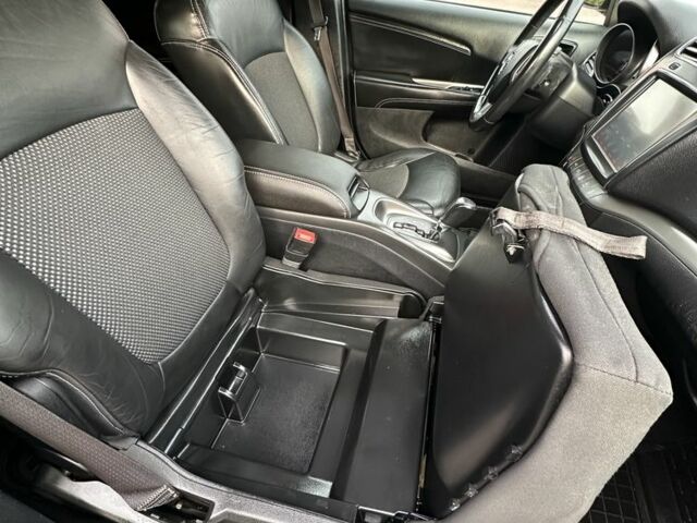 Серый Додж Джорни, объемом двигателя 3.6 л и пробегом 201 тыс. км за 12000 $, фото 17 на Automoto.ua