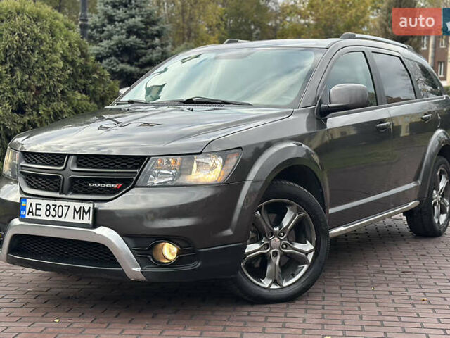 Додж Джорни 2016 в Днепре (Днепропетровске) на Automoto.ua Серый Додж Джорни, объемом двигателя 3.6 л и пробегом 201 тыс. км за 12999 $, фото 1 на Automoto.ua