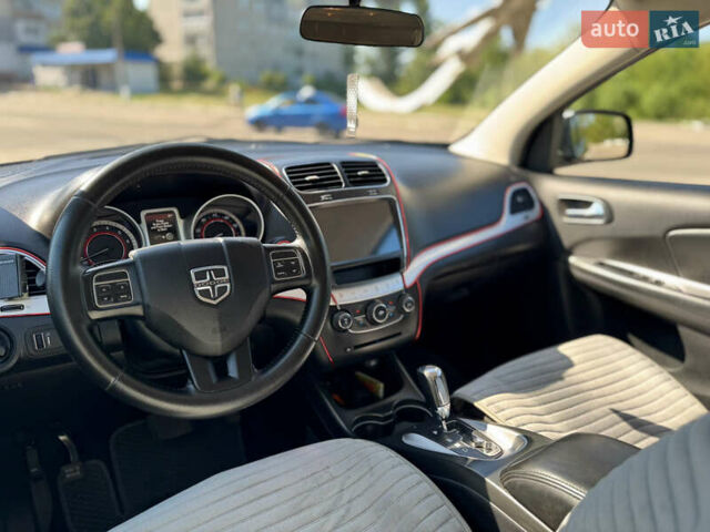 Серый Додж Джорни, объемом двигателя 3.6 л и пробегом 86 тыс. км за 13700 $, фото 8 на Automoto.ua