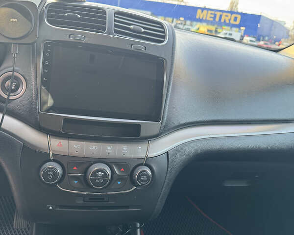 Серый Додж Джорни, объемом двигателя 3.6 л и пробегом 139 тыс. км за 13950 $, фото 66 на Automoto.ua