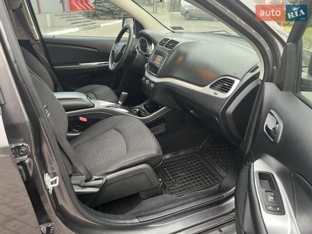 Серый Додж Джорни, объемом двигателя 2.36 л и пробегом 162 тыс. км за 11200 $, фото 9 на Automoto.ua