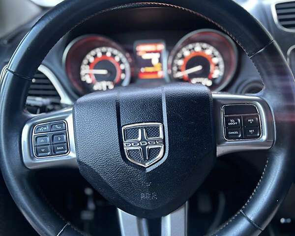 Серый Додж Джорни, объемом двигателя 3.6 л и пробегом 221 тыс. км за 13600 $, фото 17 на Automoto.ua