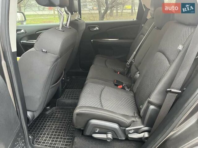 Серый Додж Джорни, объемом двигателя 2.36 л и пробегом 162 тыс. км за 11200 $, фото 15 на Automoto.ua