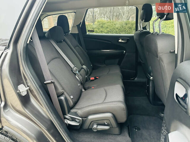 Серый Додж Джорни, объемом двигателя 2.36 л и пробегом 165 тыс. км за 10999 $, фото 20 на Automoto.ua