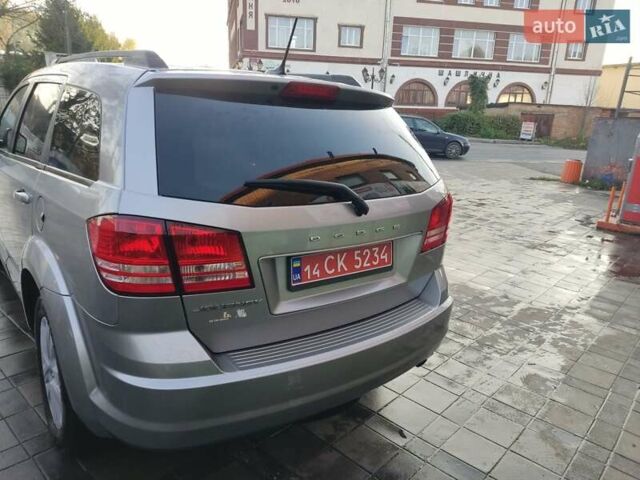 Серый Додж Джорни, объемом двигателя 2.4 л и пробегом 146 тыс. км за 10800 $, фото 5 на Automoto.ua