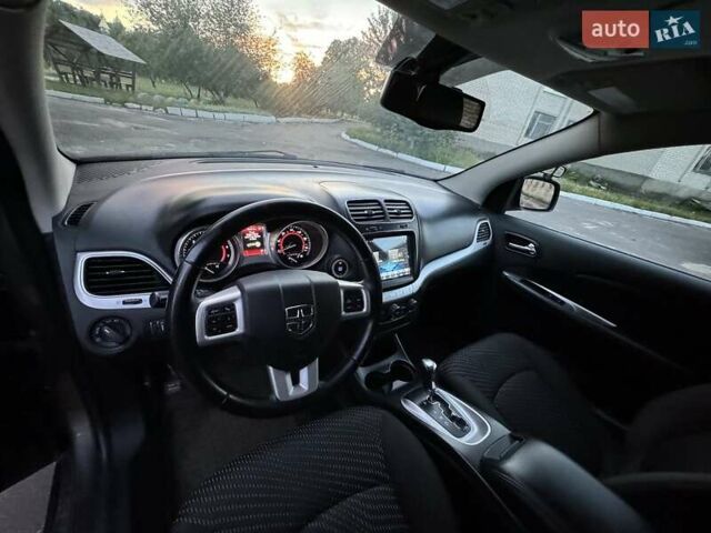 Серый Додж Джорни, объемом двигателя 2.36 л и пробегом 72 тыс. км за 13700 $, фото 4 на Automoto.ua
