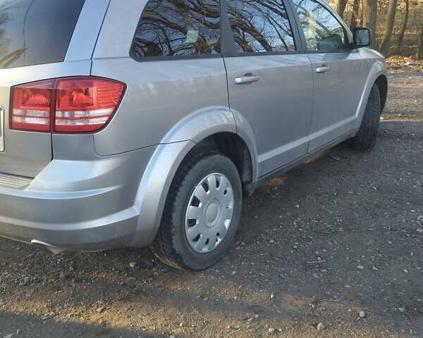 Серый Додж Джорни, объемом двигателя 0 л и пробегом 261 тыс. км за 9000 $, фото 5 на Automoto.ua