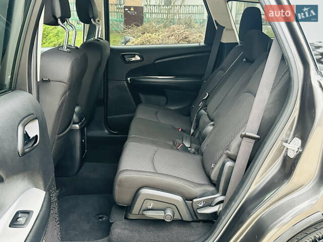 Серый Додж Джорни, объемом двигателя 2.36 л и пробегом 165 тыс. км за 10999 $, фото 17 на Automoto.ua