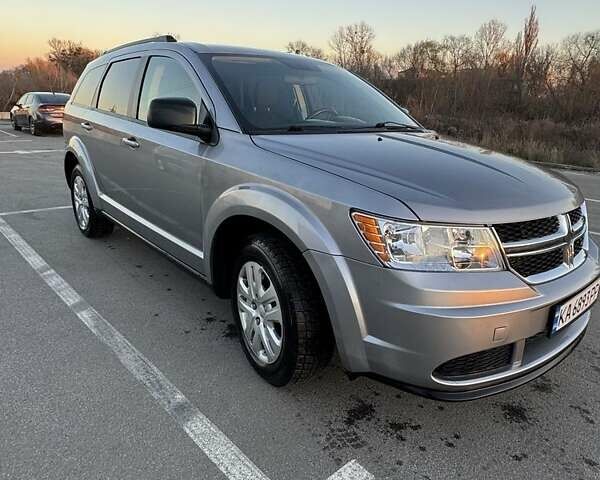 Сірий Додж Джорні, об'ємом двигуна 2.4 л та пробігом 259 тис. км за 13500 $, фото 1 на Automoto.ua