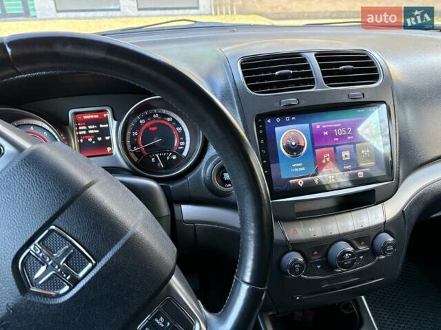 Серый Додж Джорни, объемом двигателя 2.36 л и пробегом 167 тыс. км за 10900 $, фото 2 на Automoto.ua