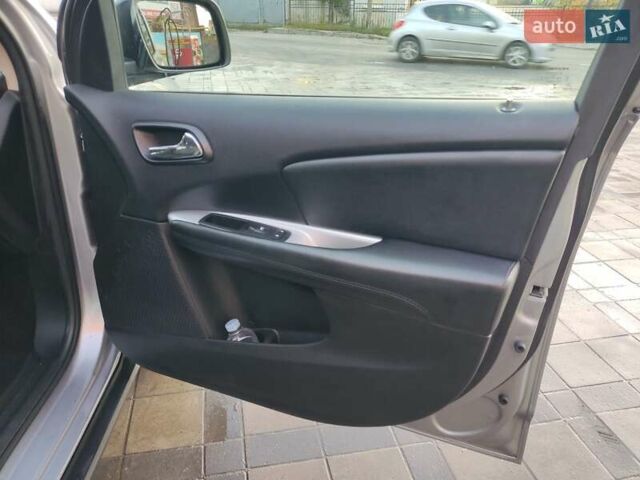 Серый Додж Джорни, объемом двигателя 2.4 л и пробегом 146 тыс. км за 10800 $, фото 13 на Automoto.ua