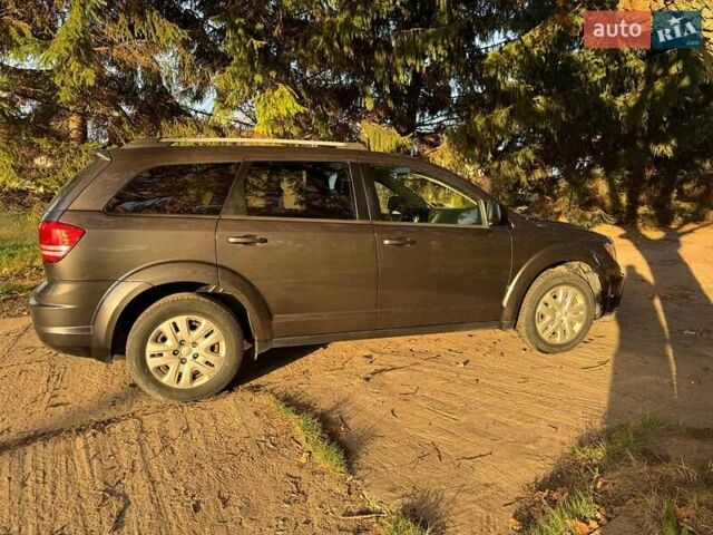 Сірий Додж Джорні, об'ємом двигуна 2.36 л та пробігом 164 тис. км за 8999 $, фото 8 на Automoto.ua