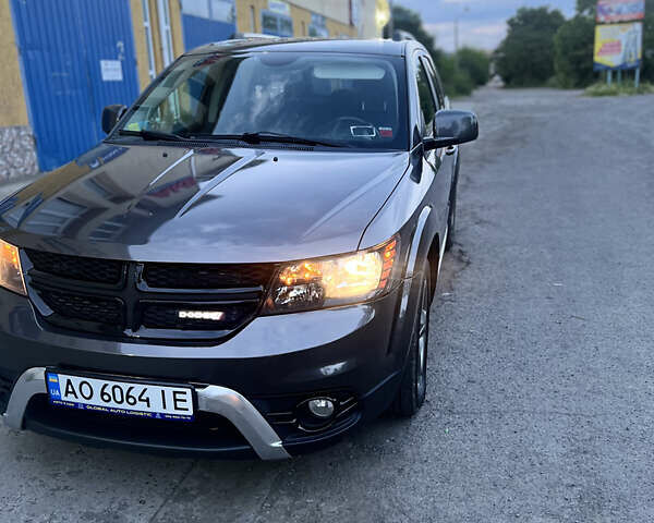 Серый Додж Джорни, объемом двигателя 3.6 л и пробегом 221 тыс. км за 13600 $, фото 1 на Automoto.ua