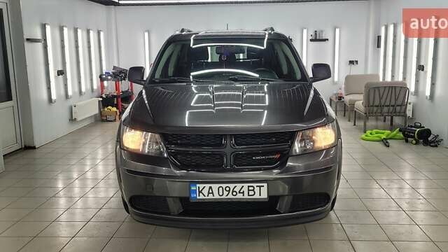 Серый Додж Джорни, объемом двигателя 2.36 л и пробегом 190 тыс. км за 14500 $, фото 1 на Automoto.ua