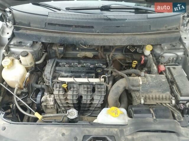 Серый Додж Джорни, объемом двигателя 2.4 л и пробегом 261 тыс. км за 8750 $, фото 13 на Automoto.ua