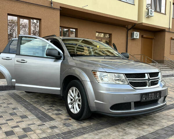 Сірий Додж Джорні, об'ємом двигуна 2.36 л та пробігом 225 тис. км за 9900 $, фото 2 на Automoto.ua