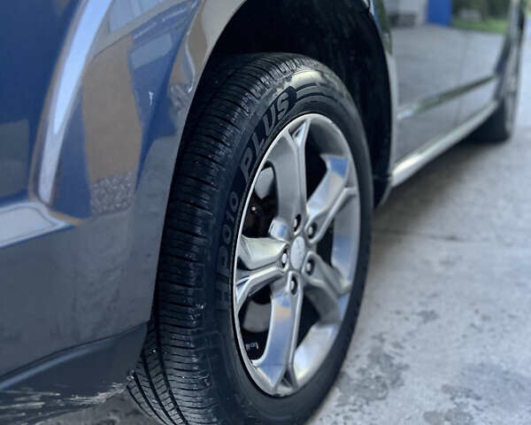 Серый Додж Джорни, объемом двигателя 3.6 л и пробегом 221 тыс. км за 13600 $, фото 4 на Automoto.ua