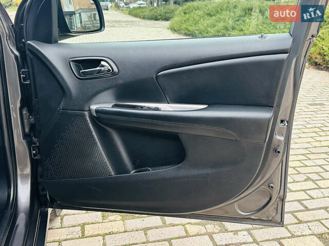 Серый Додж Джорни, объемом двигателя 2.36 л и пробегом 165 тыс. км за 10999 $, фото 21 на Automoto.ua