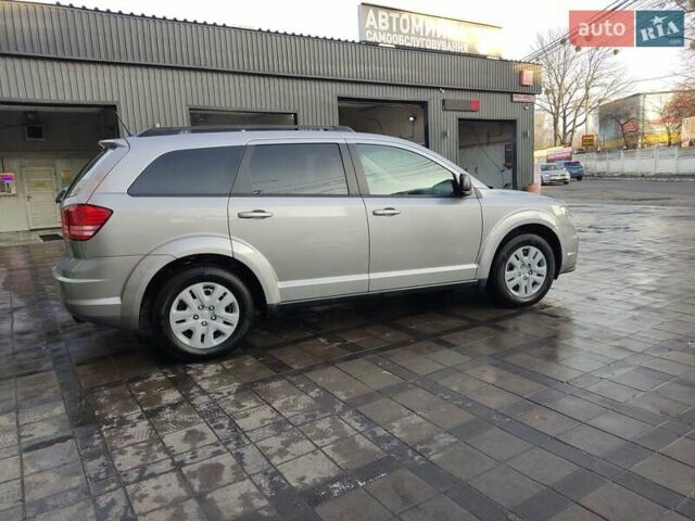 Серый Додж Джорни, объемом двигателя 2.4 л и пробегом 146 тыс. км за 10800 $, фото 3 на Automoto.ua