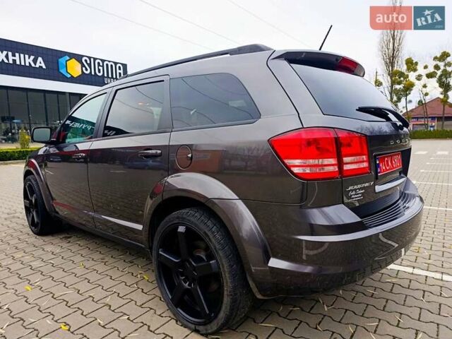 Сірий Додж Джорні, об'ємом двигуна 2.4 л та пробігом 153 тис. км за 10999 $, фото 7 на Automoto.ua