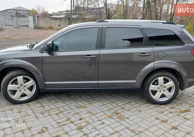 Серый Додж Джорни, объемом двигателя 2.36 л и пробегом 221 тыс. км за 11700 $, фото 8 на Automoto.ua