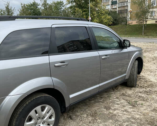 Сірий Додж Джорні, об'ємом двигуна 2.36 л та пробігом 258 тис. км за 9100 $, фото 10 на Automoto.ua
