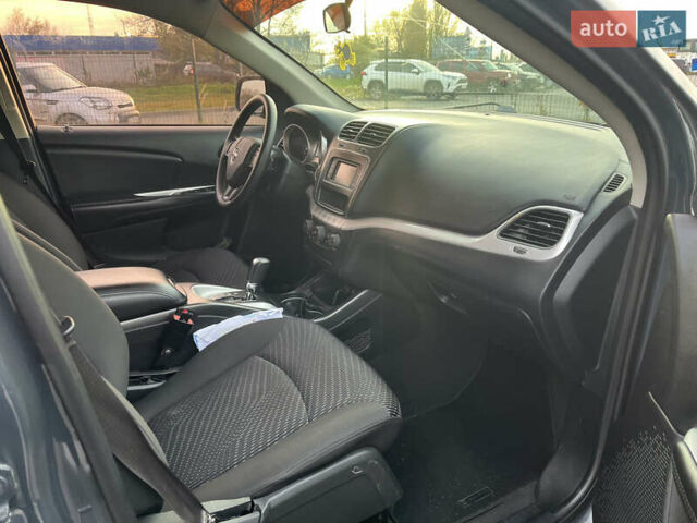 Серый Додж Джорни, объемом двигателя 2.4 л и пробегом 174 тыс. км за 10800 $, фото 18 на Automoto.ua