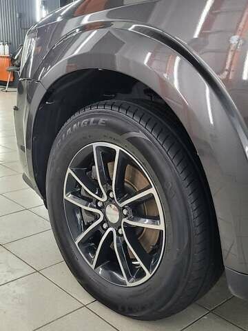 Серый Додж Джорни, объемом двигателя 2.36 л и пробегом 190 тыс. км за 14500 $, фото 10 на Automoto.ua