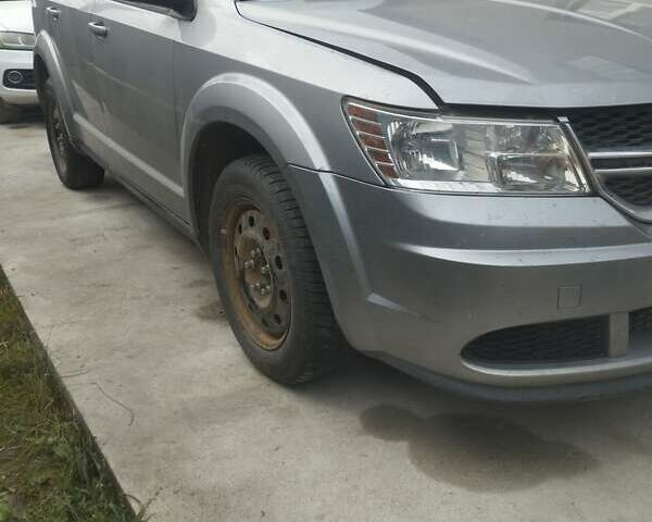 Серый Додж Джорни, объемом двигателя 2.4 л и пробегом 261 тыс. км за 8750 $, фото 4 на Automoto.ua