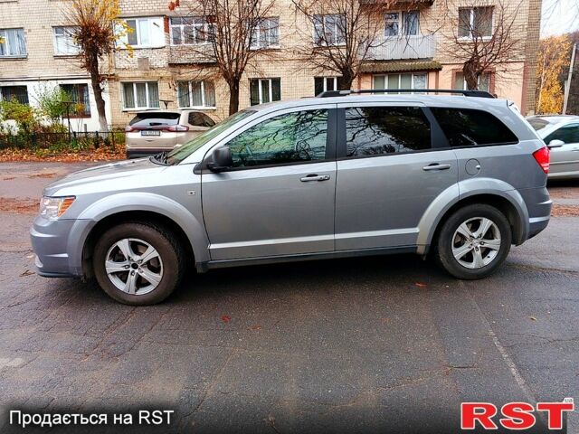 Серый Додж Джорни, объемом двигателя 2.4 л и пробегом 180 тыс. км за 11500 $, фото 1 на Automoto.ua