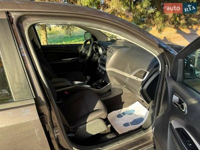Сірий Додж Джорні, об'ємом двигуна 2.36 л та пробігом 164 тис. км за 8999 $, фото 14 на Automoto.ua