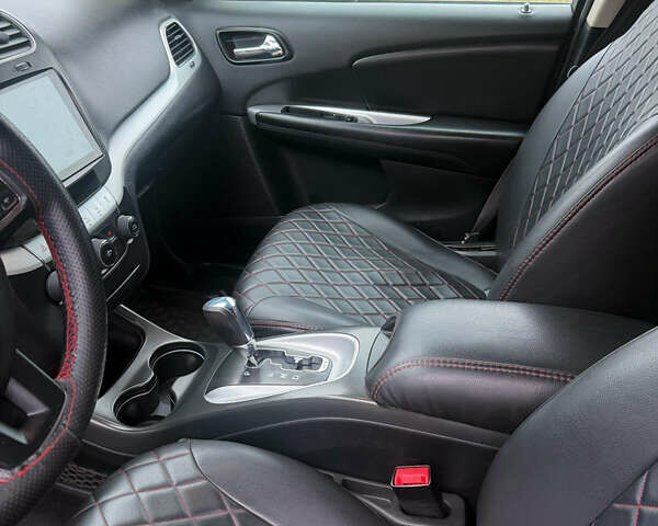 Сірий Додж Джорні, об'ємом двигуна 2.36 л та пробігом 110 тис. км за 12500 $, фото 5 на Automoto.ua