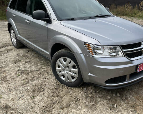 Сірий Додж Джорні, об'ємом двигуна 2.36 л та пробігом 258 тис. км за 9100 $, фото 1 на Automoto.ua
