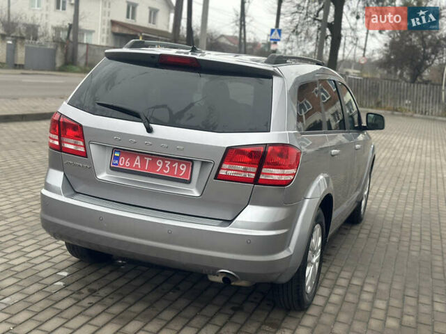 Серый Додж Джорни, объемом двигателя 2.4 л и пробегом 278 тыс. км за 10650 $, фото 4 на Automoto.ua