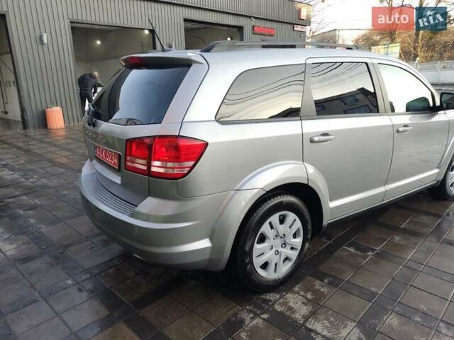 Серый Додж Джорни, объемом двигателя 2.4 л и пробегом 146 тыс. км за 10800 $, фото 4 на Automoto.ua