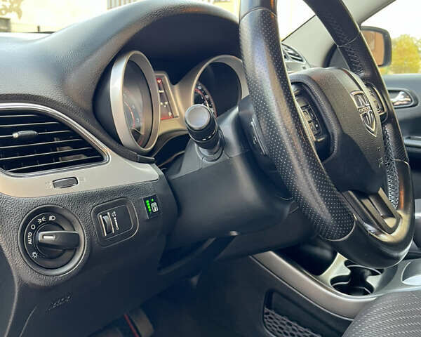 Сірий Додж Джорні, об'ємом двигуна 2.36 л та пробігом 225 тис. км за 9900 $, фото 17 на Automoto.ua