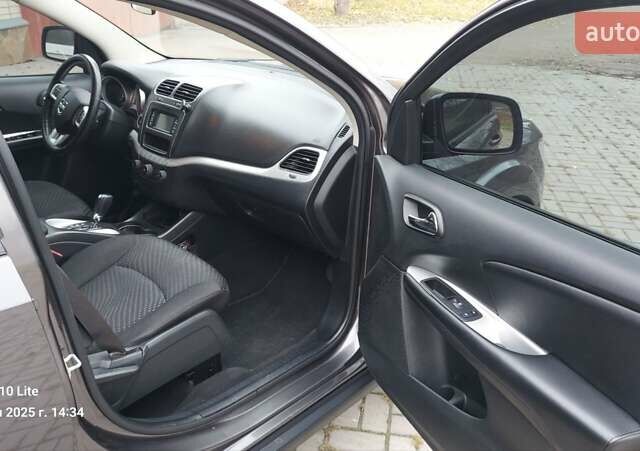 Серый Додж Джорни, объемом двигателя 2.36 л и пробегом 221 тыс. км за 11700 $, фото 12 на Automoto.ua