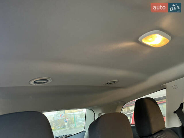 Серый Додж Джорни, объемом двигателя 2.4 л и пробегом 174 тыс. км за 10800 $, фото 19 на Automoto.ua