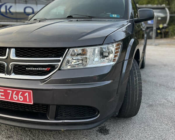 Серый Додж Джорни, объемом двигателя 2.4 л и пробегом 241 тыс. км за 8500 $, фото 19 на Automoto.ua