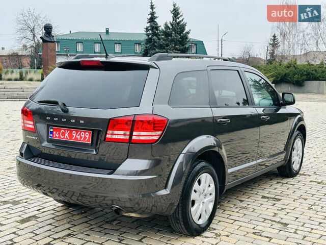 Серый Додж Джорни, объемом двигателя 2.36 л и пробегом 165 тыс. км за 10999 $, фото 3 на Automoto.ua
