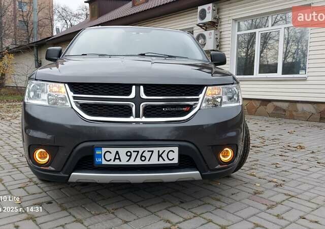 Серый Додж Джорни, объемом двигателя 2.36 л и пробегом 221 тыс. км за 11700 $, фото 6 на Automoto.ua