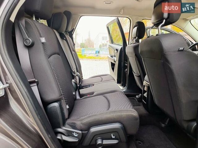 Сірий Додж Джорні, об'ємом двигуна 2.4 л та пробігом 153 тис. км за 10999 $, фото 17 на Automoto.ua