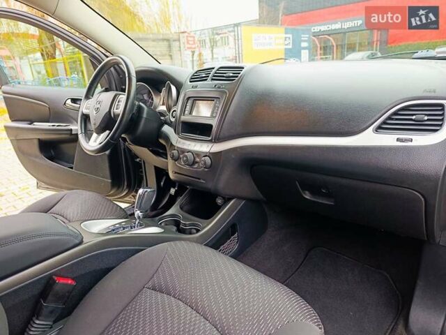 Сірий Додж Джорні, об'ємом двигуна 2.4 л та пробігом 153 тис. км за 10999 $, фото 18 на Automoto.ua