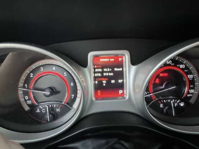 Сірий Додж Джорні, об'ємом двигуна 2.4 л та пробігом 259 тис. км за 13500 $, фото 7 на Automoto.ua