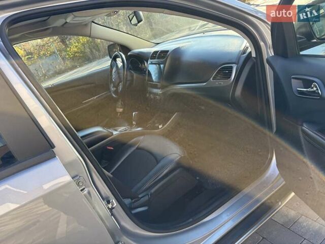 Серый Додж Джорни, объемом двигателя 2.36 л и пробегом 167 тыс. км за 10900 $, фото 7 на Automoto.ua