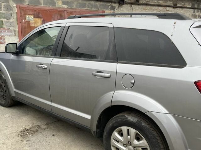 Серый Додж Джорни, объемом двигателя 2.4 л и пробегом 209 тыс. км за 8200 $, фото 3 на Automoto.ua