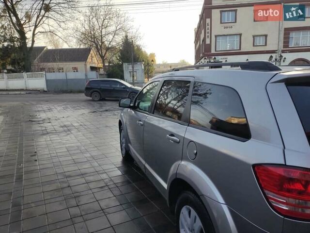 Серый Додж Джорни, объемом двигателя 2.4 л и пробегом 146 тыс. км за 10800 $, фото 6 на Automoto.ua