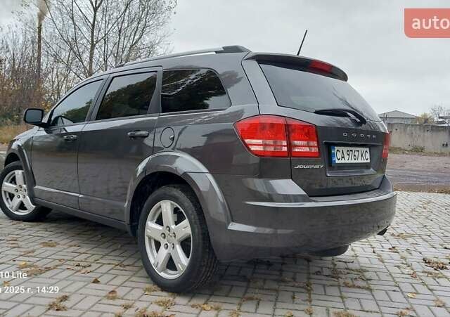 Серый Додж Джорни, объемом двигателя 2.36 л и пробегом 221 тыс. км за 11700 $, фото 3 на Automoto.ua